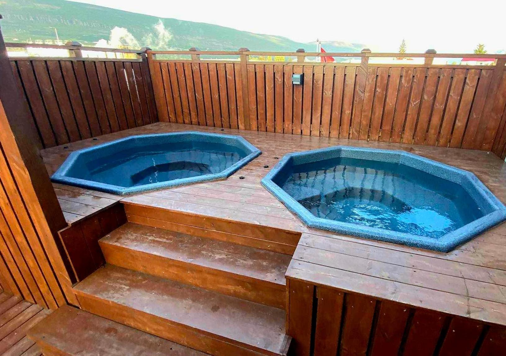 Ak Rentals, With Hot Tubs Akureyri Luaran gambar